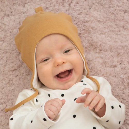 Pinokio - Tres Bien kislány megkötős baba sapka sárga 68