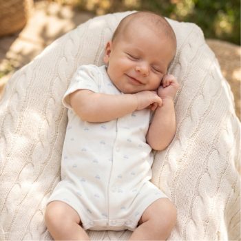 Pinokio - Lovely Day kisfiú baba napozó autó ekrü 56