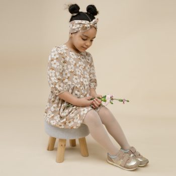 Pinokio - Tres Bien kislány ruha virág bézs 122