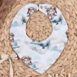 Nini kisfiú Baby Bear Pilot 4 részes repülős macimintás organikus pamut baba szett bodyval, talpas babanadrággal, sapkával és kendővel fehér-kék 62