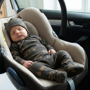   Pinokio - Old Cars háromrészes kisfiú együttes barna autó 56