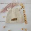 Zyzio & Zuzia uniszex KAZUM kétrétegű kötött sapka fülecskékkel felhajtható fazonban latte bézs 4-8 hónap (42-44 cm)