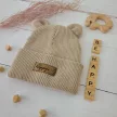 Zyzio & Zuzia uniszex KAZUM kétrétegű kötött baba sapka fülecskékkel felhajtható fazonban karamellbarna 0-4 hónap (34-40 cm)