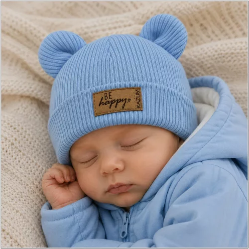 Zyzio & Zuzia kisfiú KAZUM kétrétegű kötött sapka fülecskékkel felhajtható fazonban babakék 0-4 hónap (34-40 cm)