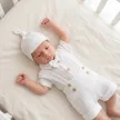 Zyzio & Zuzia kisfiú 4 részes muszlin baba együttes bodyval, kantáros rövidnadrággal, sapkával és csokornyakkendővel hófehér 56