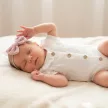 Zyzio & Zuzia kislány 3 részes muszlin baba szett bodyval, vállpántos szoknyával és hajpánttal púderrózsaszín 56