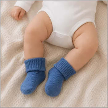   Zyzio & Zuzia kisfiú farmerkék nyomásmentes baba zokni 6-9 hónap