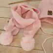 Zyzio & Zuzia kislány rózsaszín téli megkötős baba sapka sállal pomponnal 68/74 (42-44 cm)