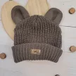 Zyzio & Zuzia uniszex KAZUM kötött baba sapka fülecskékkel csokoládébarna 56/62 (38-40 cm)