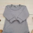 Zyzio & Zuzia kisfiú babával növekvő bordázott hosszú ujjú pamut body onyx 80/86