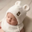 Zyzio & Zuzia uniszex teddy anyagú baba sapka nyálkendővel ekrü 68/74