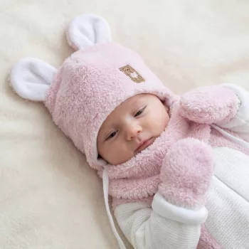   Zyzio & Zuzia kislány teddy anyagú baba sapka nyálkendővel rózsaszín 80/86