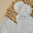 Zyzio & Zuzia uniszex világos bézs téli megkötős baba sapka sállal pomponnal 56/62 (38-40 cm)