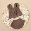 Zyzio & Zuzia uniszex csokoládébarna megkötős kötött baba sapka kendővel 56 (36-38 cm)