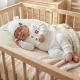 Zyzio & Zuzia uniszex 3 részes bordázott baba szett bodyval és sapkával fehér 56