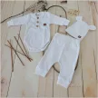 Zyzio & Zuzia uniszex 3 részes bordázott baba szett bodyval és sapkával fehér 56
