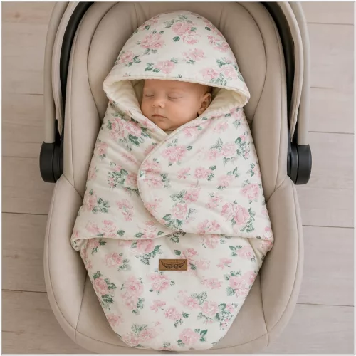 Zyzio & Zuzia kislány bélelt baba bundazsák autós hordozóba rózsamintás 0-6 hónap