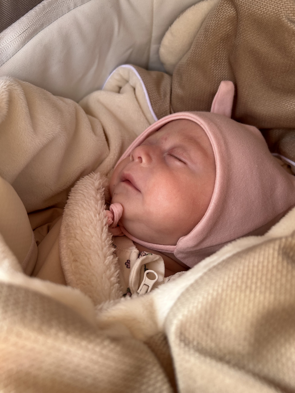   Pinokio - Lovely Day kislány megkötős fülecskés sapka rózsaszín 68
